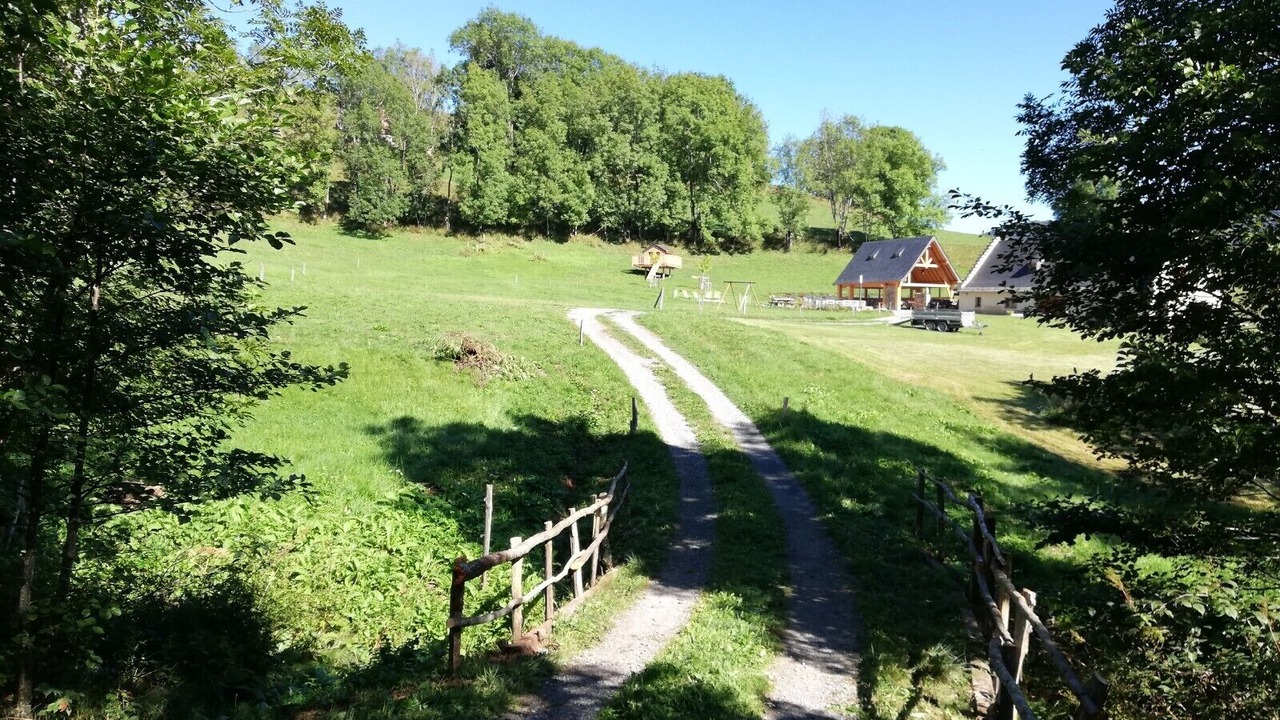 Photo of Outdoor in Campan