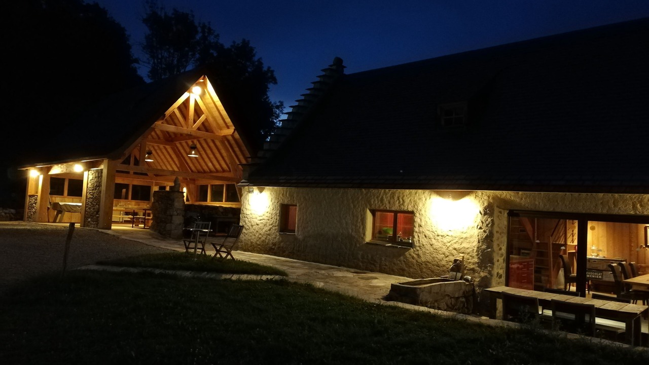 Photo of Outdoor in Campan