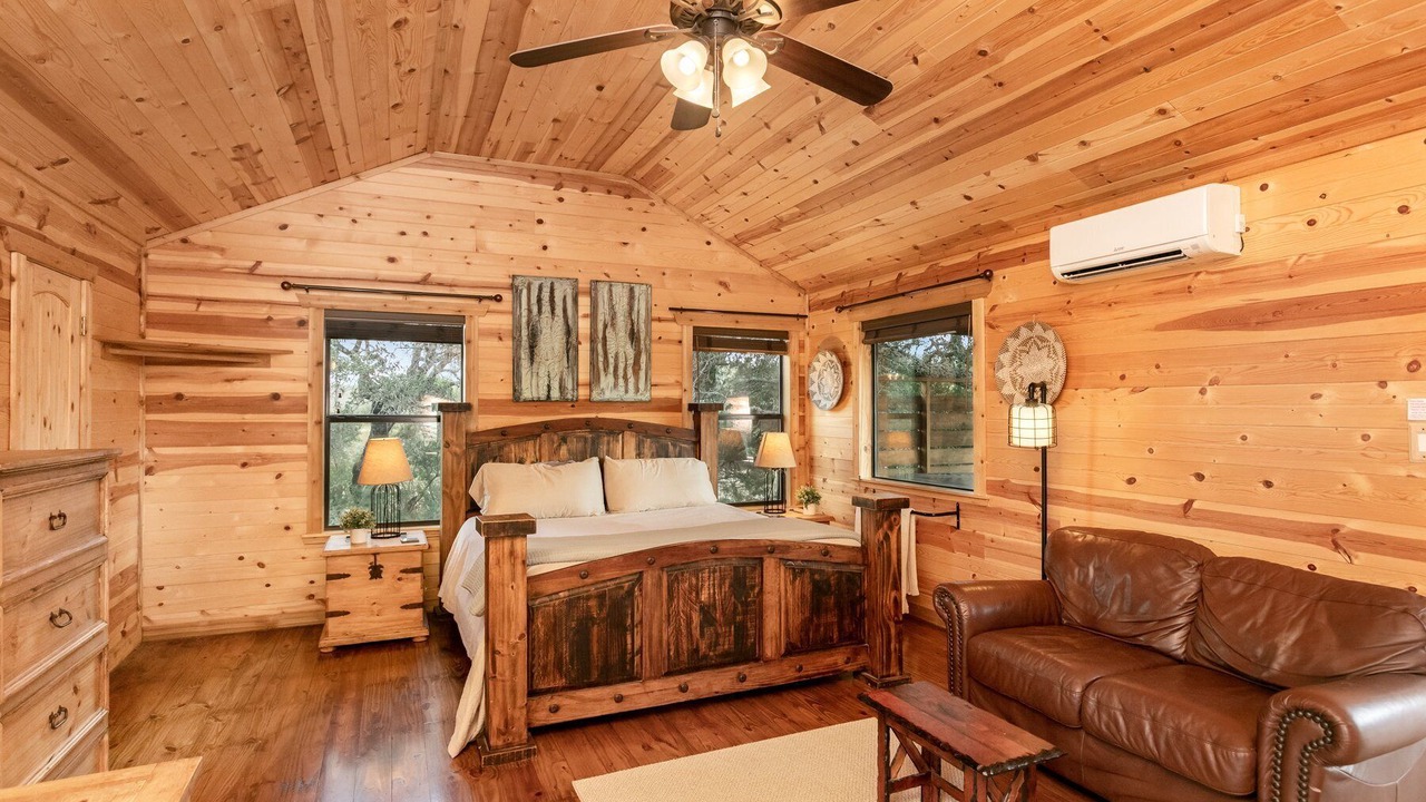 Photo of Bedroom in Llano