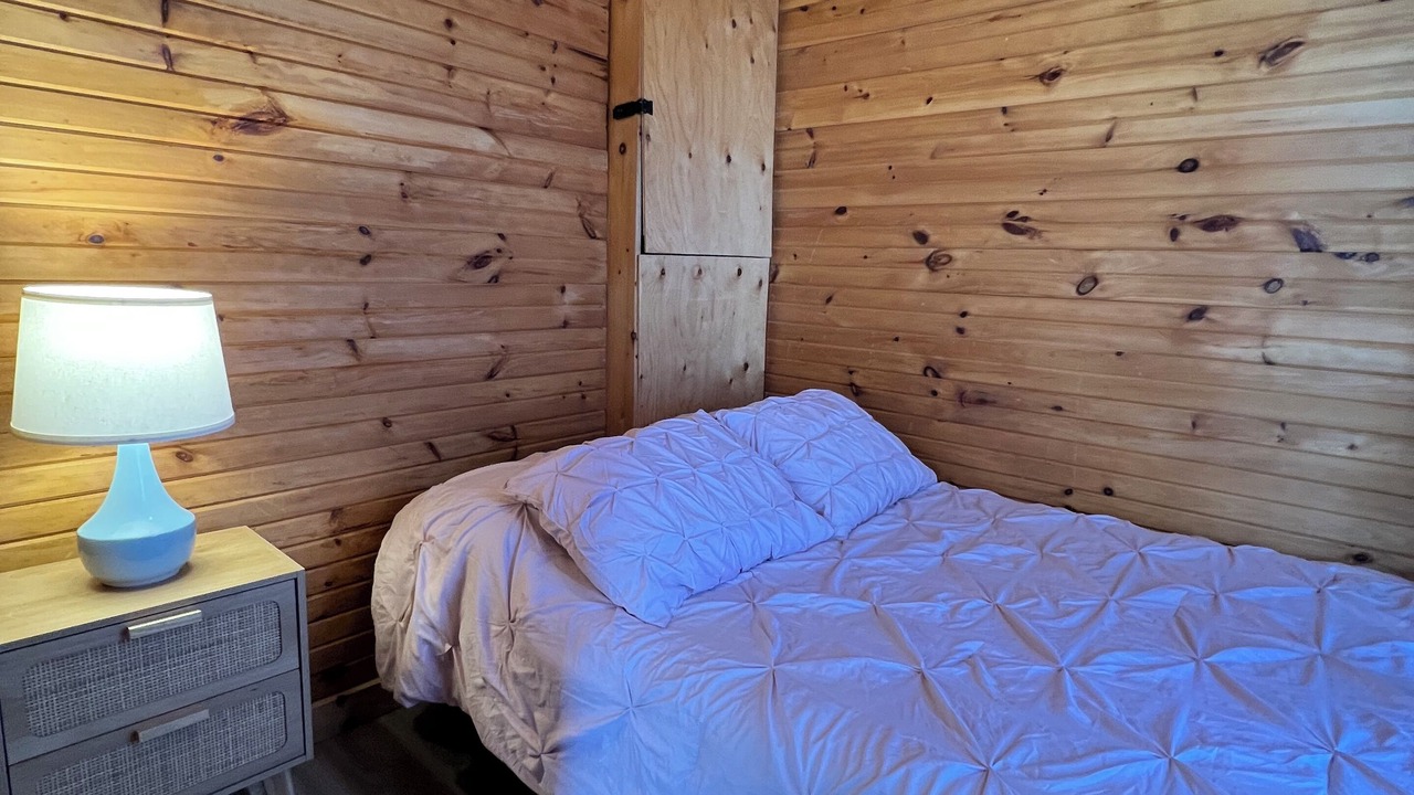 Photo of Bedroom in Wasaga Beach