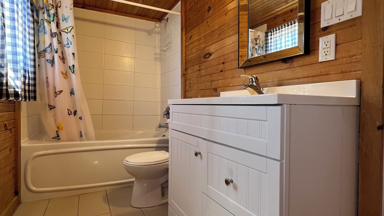 Photo of Bathroom in Wasaga Beach