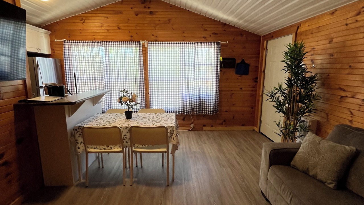 Photo of Livingroom in Wasaga Beach