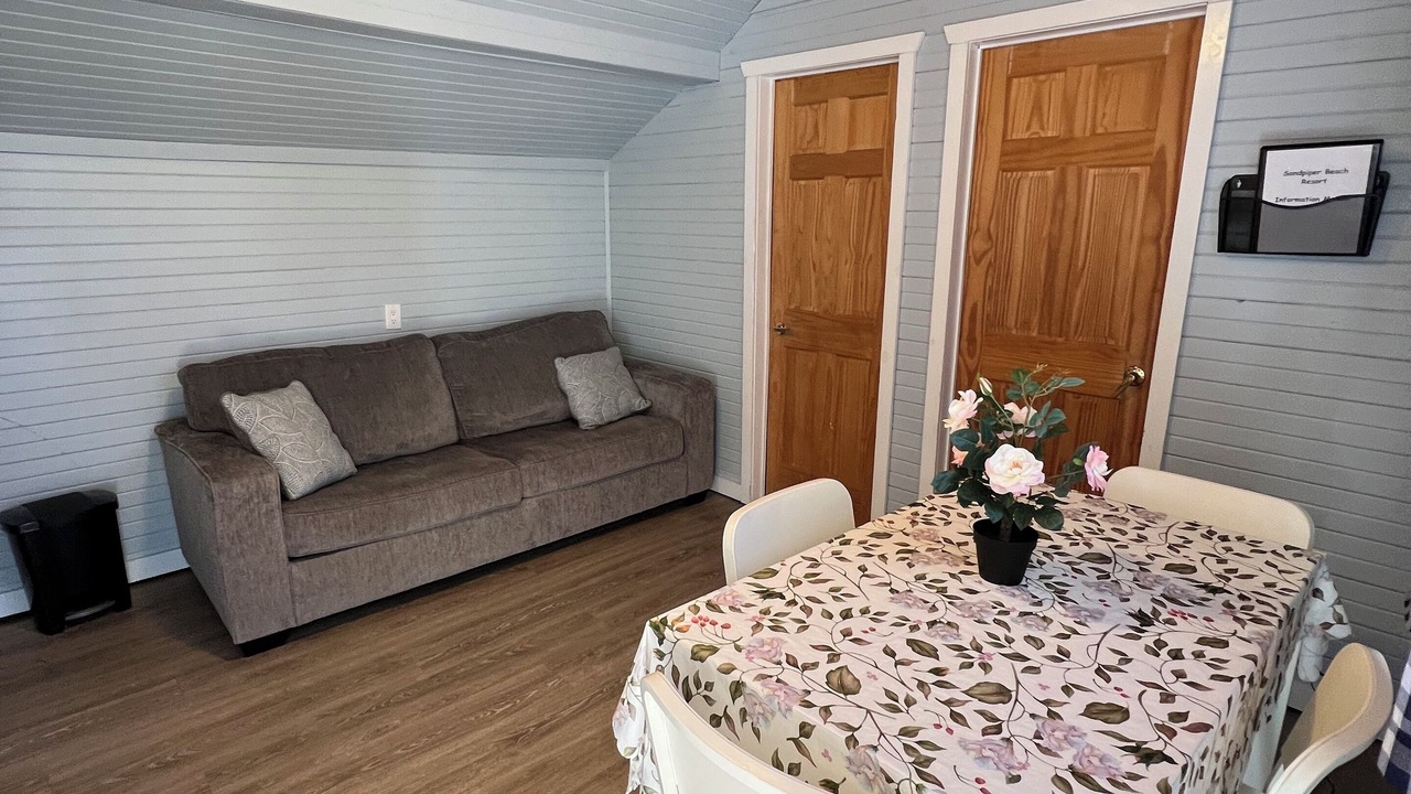 Photo of Livingroom in Wasaga Beach