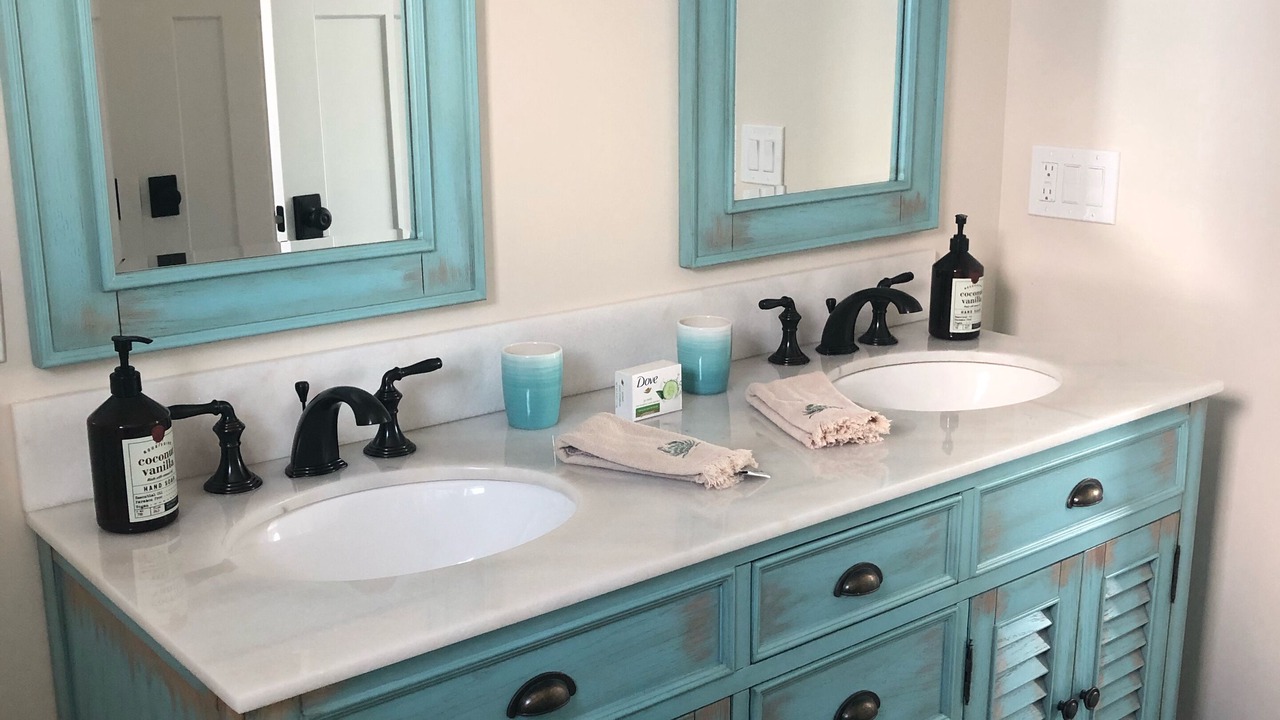 Photo of Bathroom in York Beach
