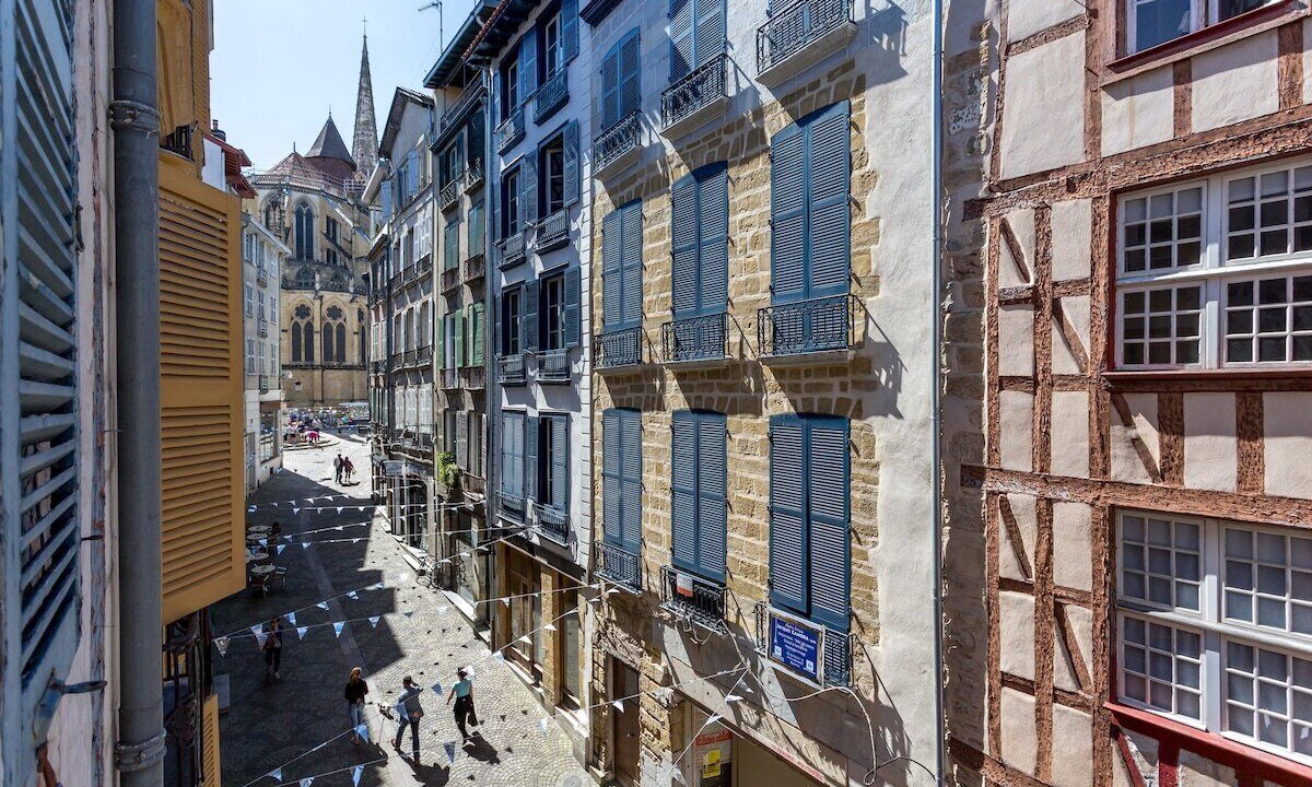 Photo of Others in Bayonne