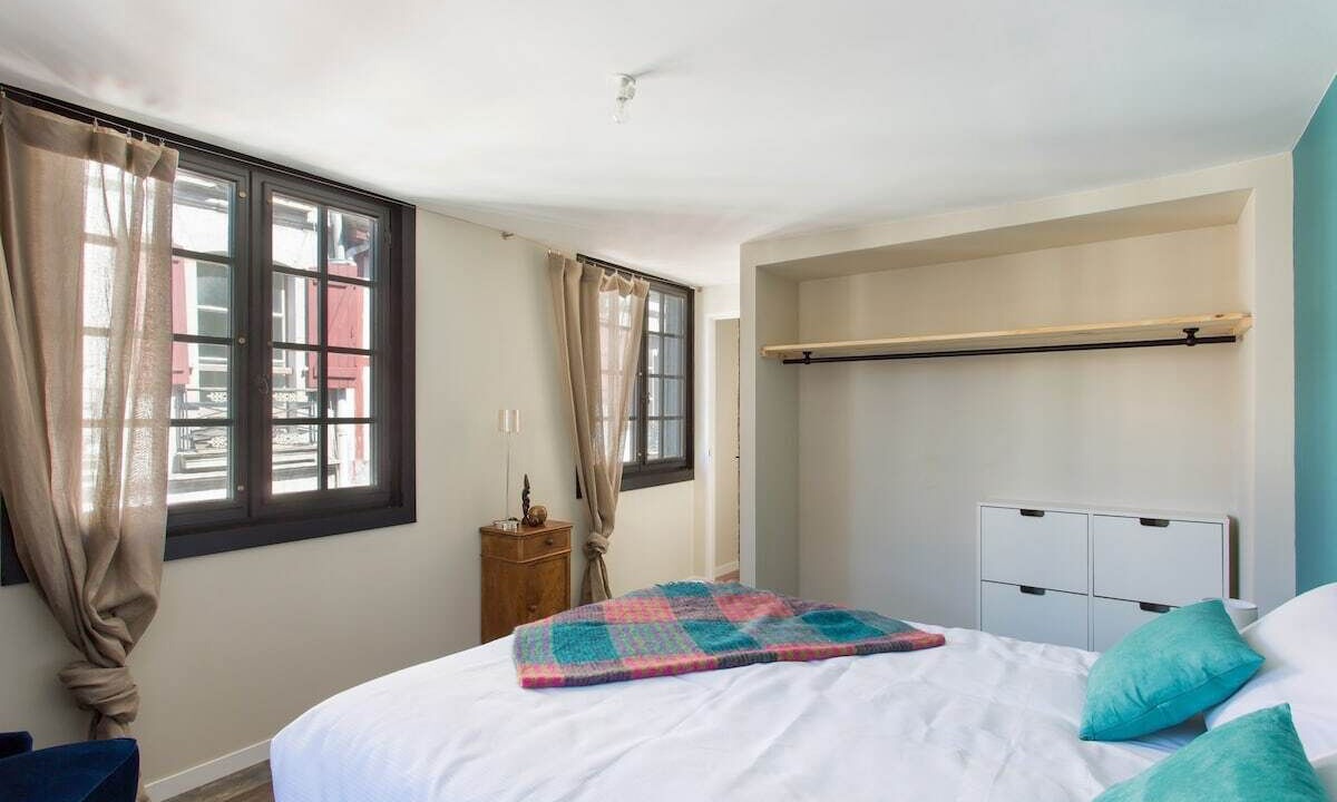 Photo of Others in Bayonne