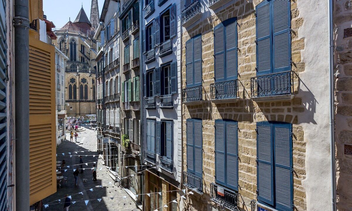 Photo of Others in Bayonne