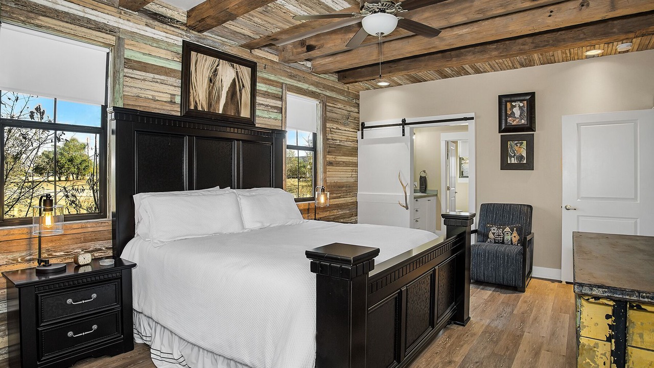 Photo of Bedroom in Stonewall