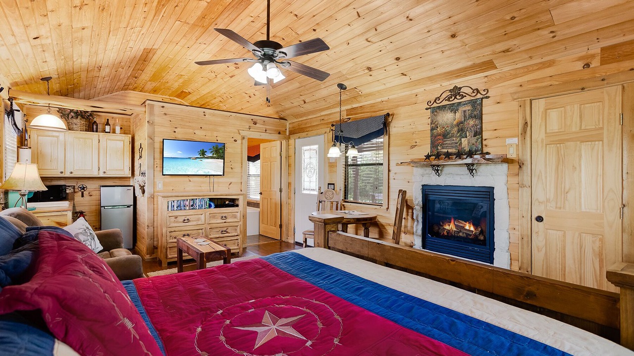 Photo of Bedroom in Llano