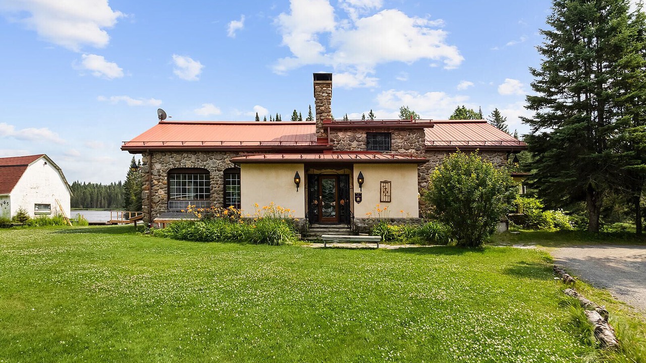 Photo of Outdoor in Val-des-Lacs