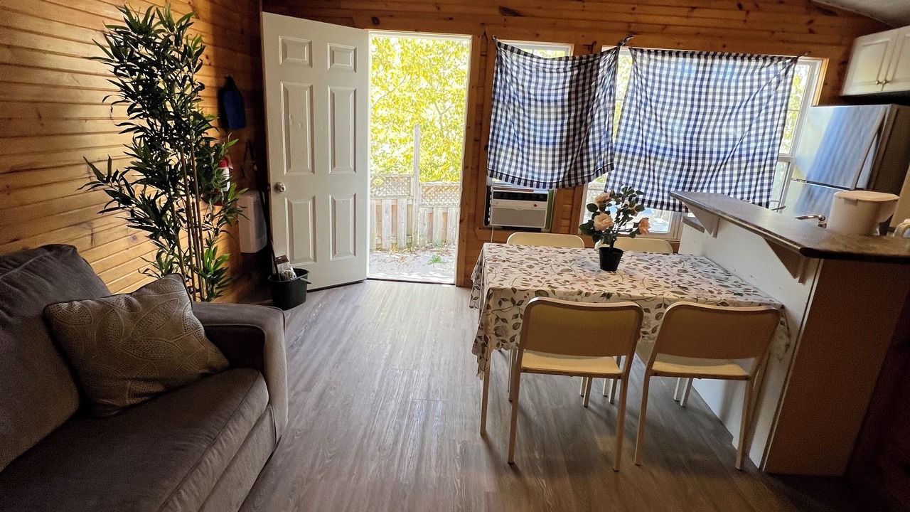 Photo of Livingroom in Wasaga Beach