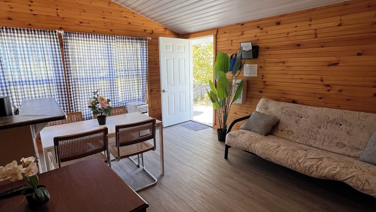 Photo of Livingroom in Wasaga Beach