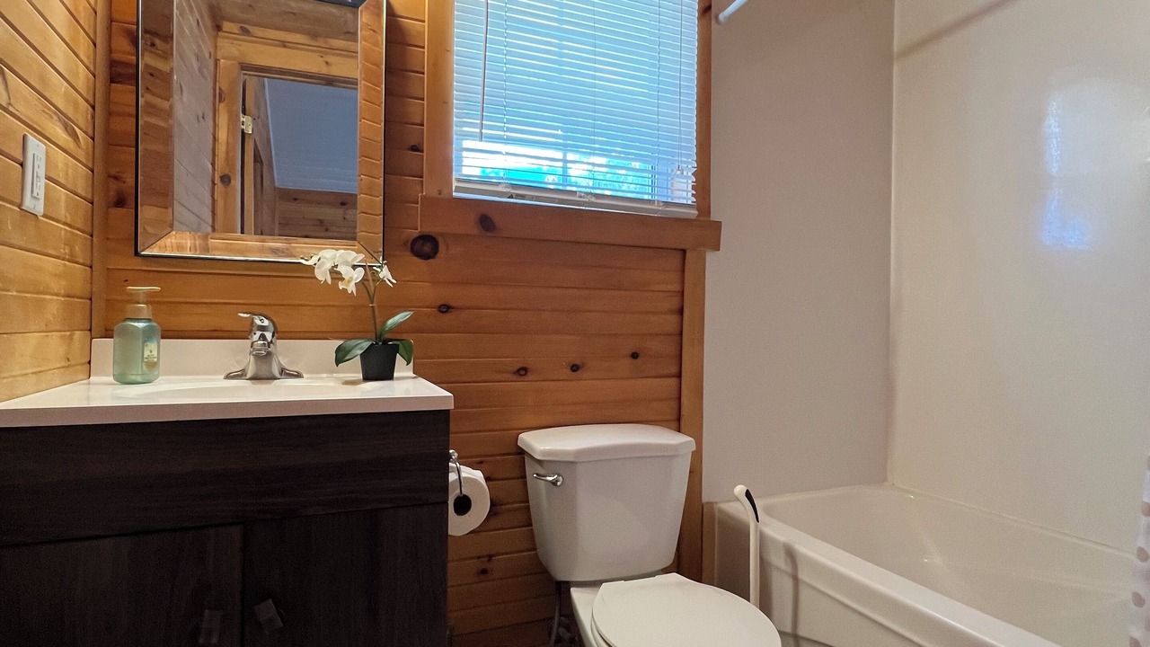 Photo of Bathroom in Wasaga Beach