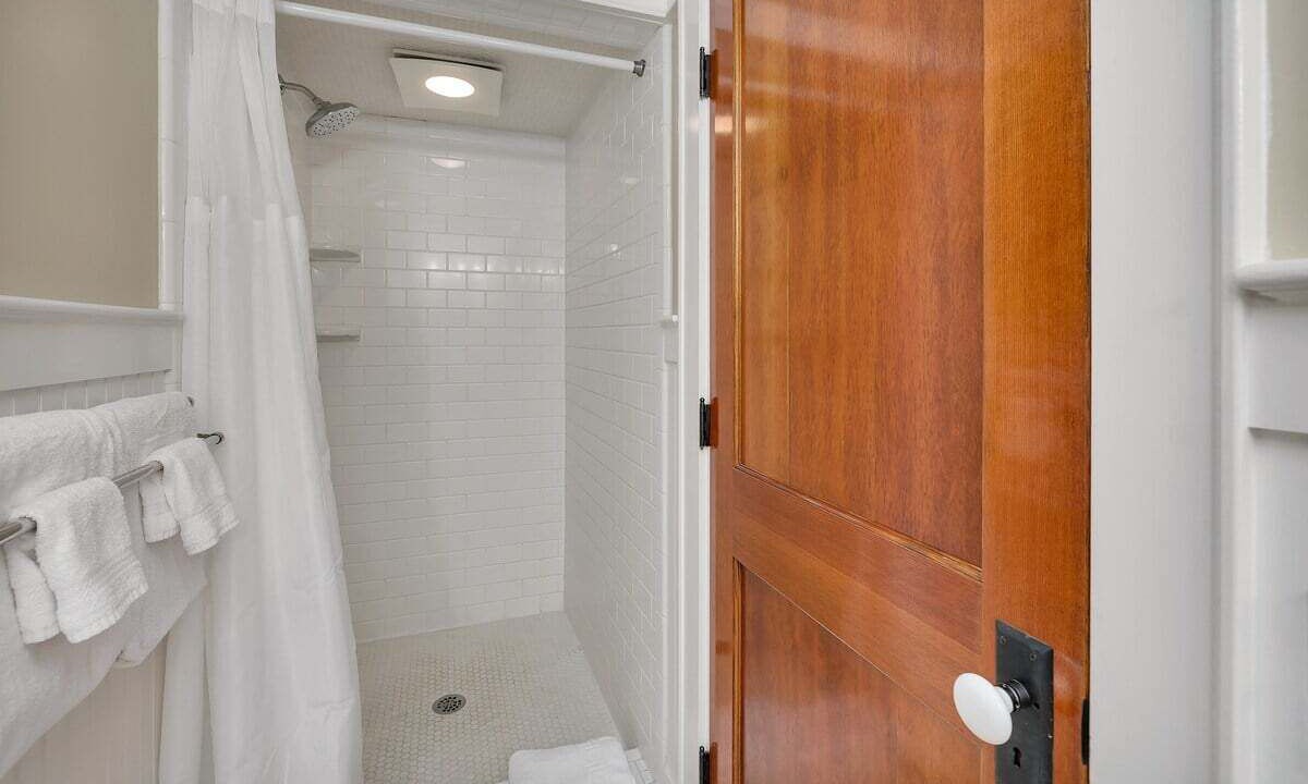 Photo of Bathroom in Saint Simons Island