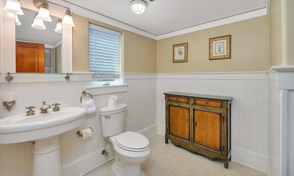 Photo of Bathroom in Saint Simons Island