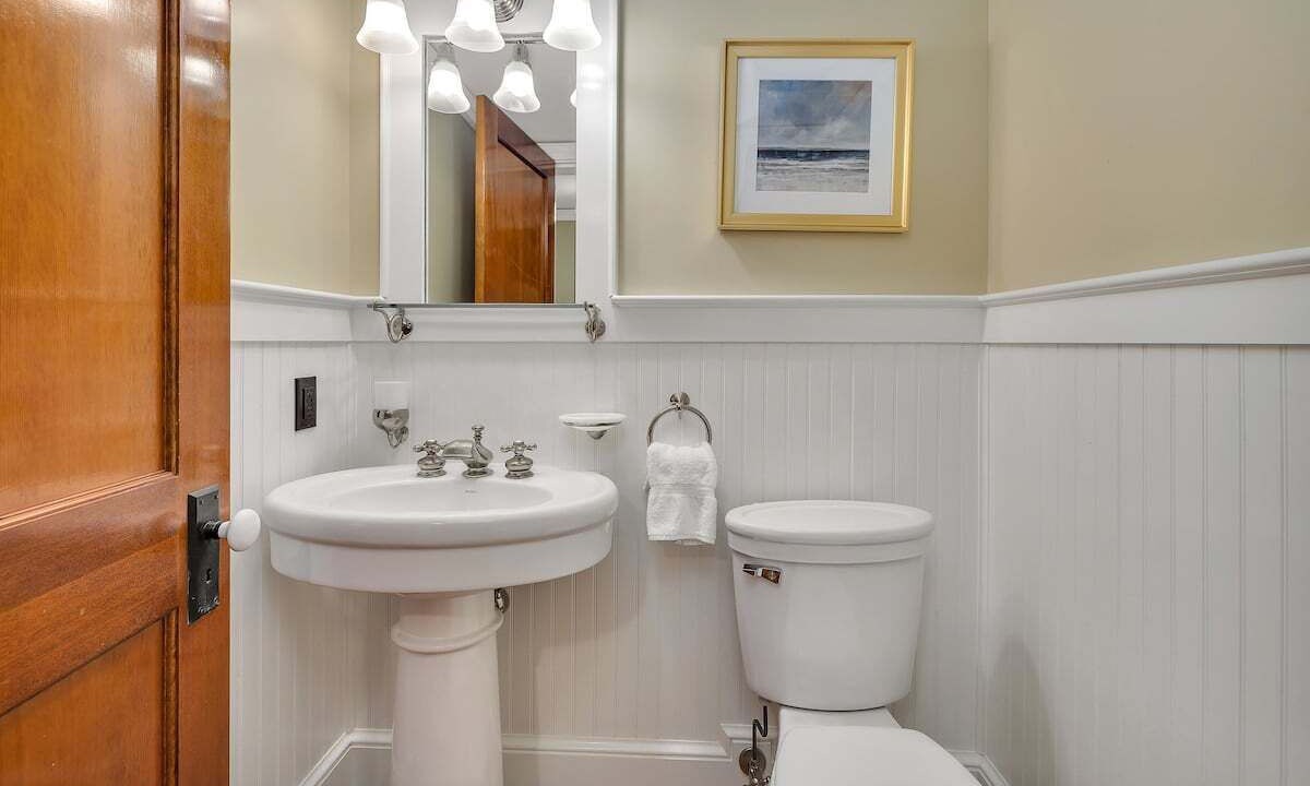 Photo of Bathroom in Saint Simons Island