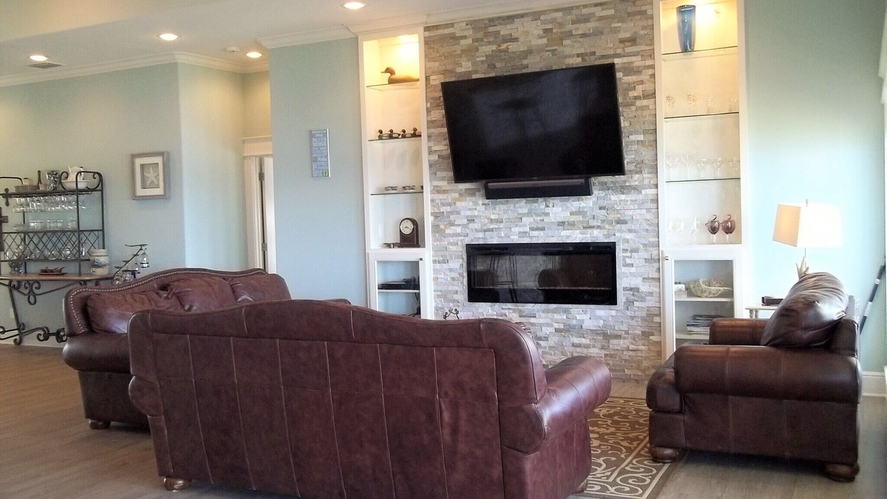Photo of Livingroom in City-by-the Sea
