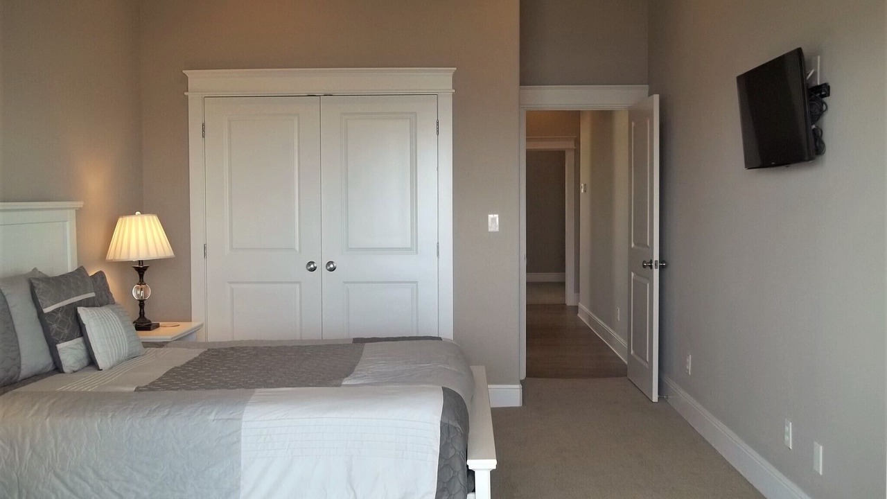 Photo of Bedroom in City-by-the Sea