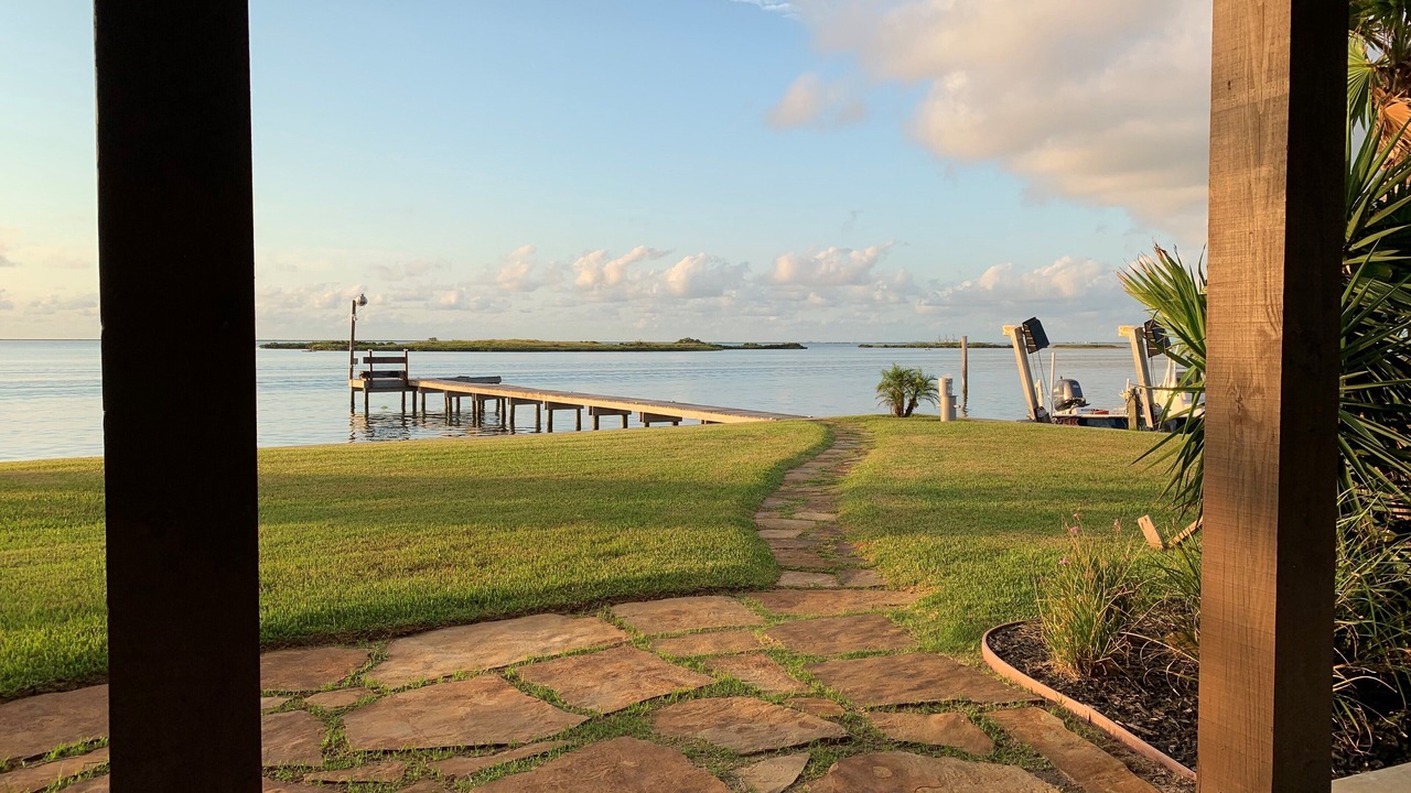 Photo of Outdoor in City-by-the Sea