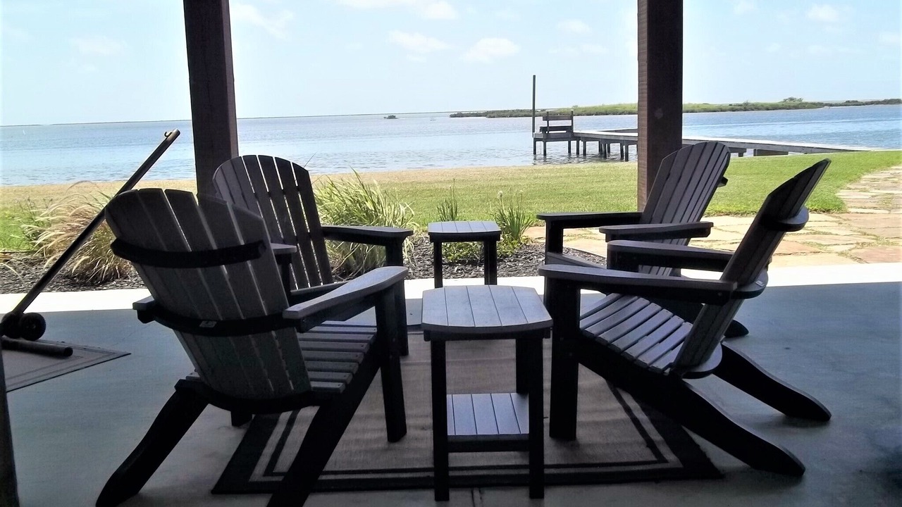 Photo of Patio Balcony in City-by-the Sea
