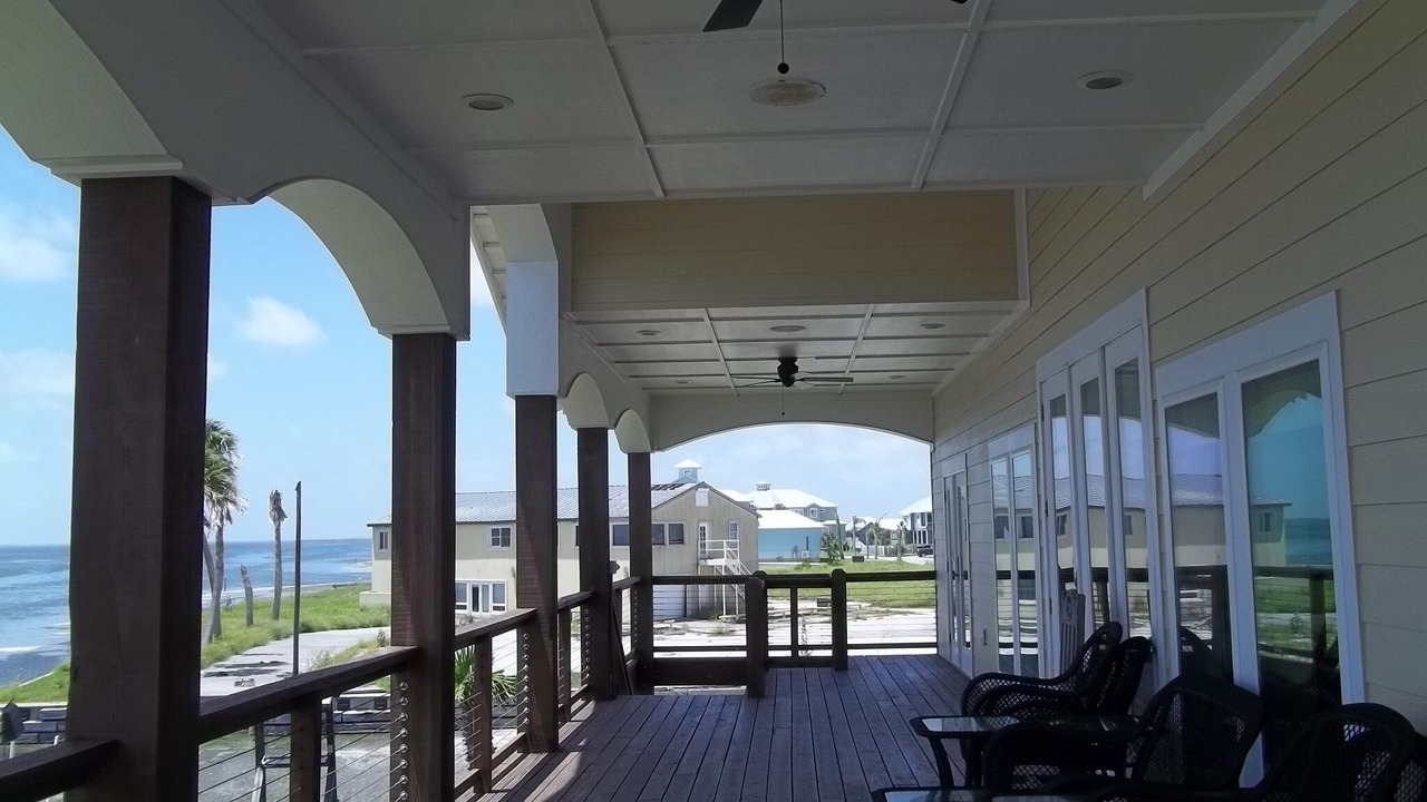 Photo of Patio Balcony in City-by-the Sea