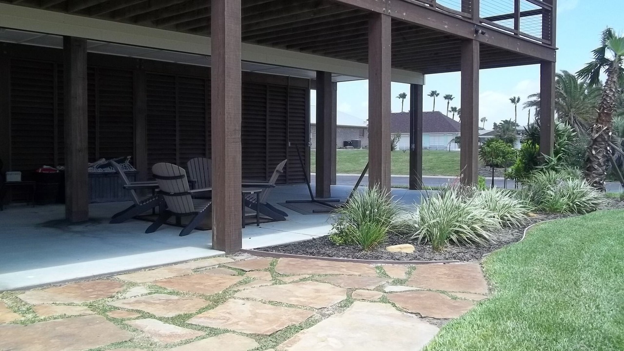 Photo of Patio Balcony in City-by-the Sea