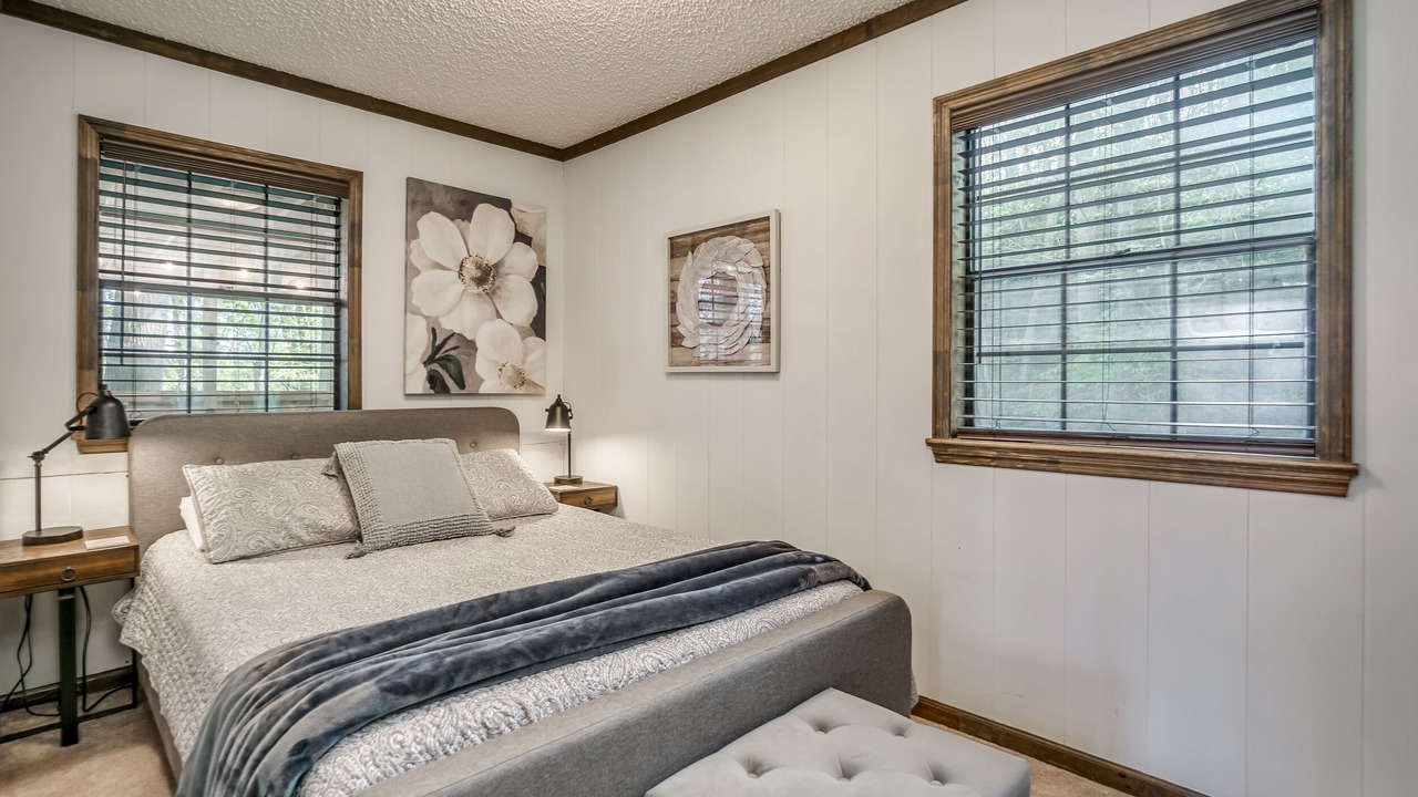 Photo of Bedroom in Smithville