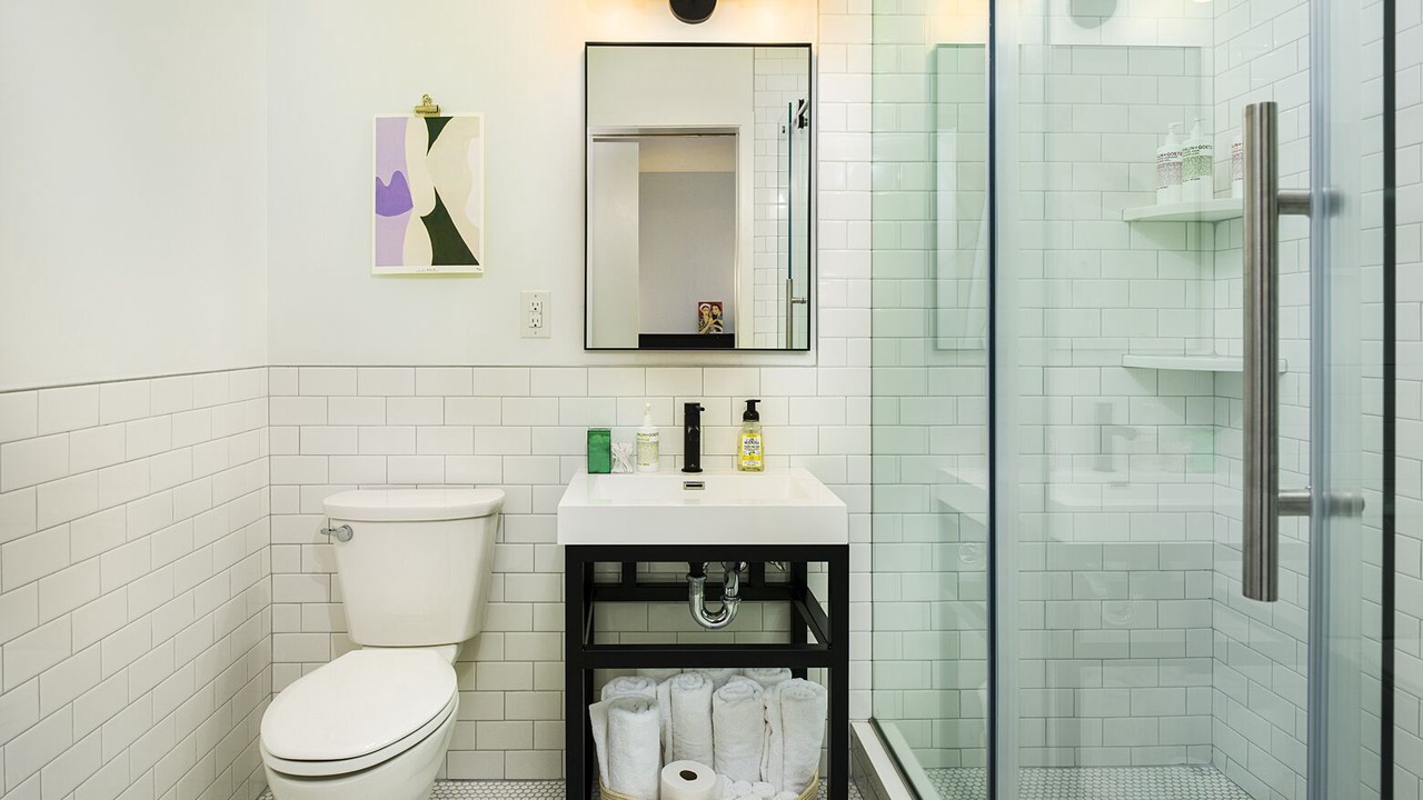 Photo of Bathroom in Graduate Hospital