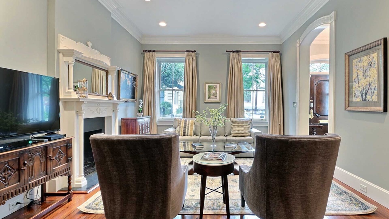 Photo of Livingroom in Historic District - North