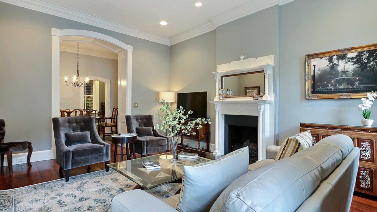 Photo of Livingroom in Historic District - North