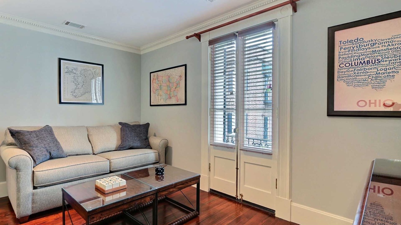 Photo of Livingroom in Historic District - North