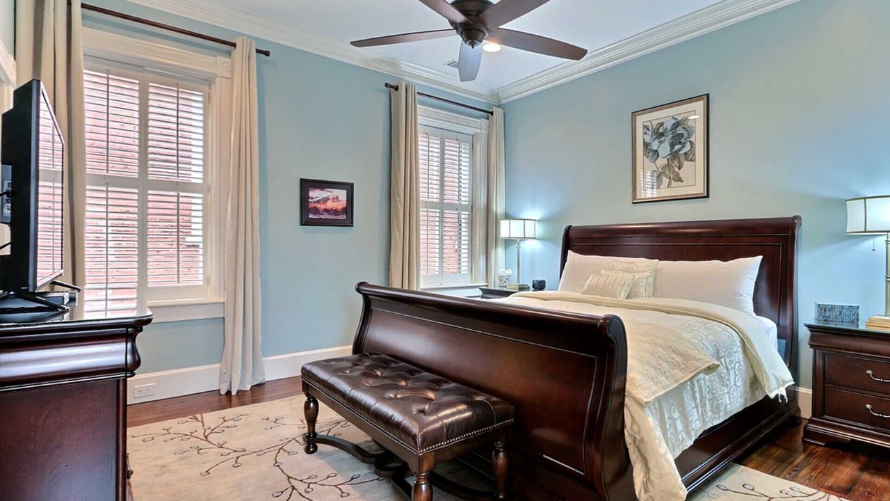 Photo of Bedroom in Historic District - North