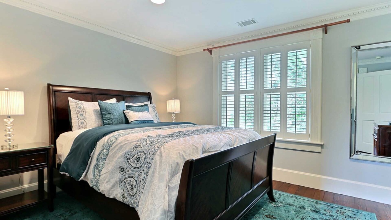 Photo of Bedroom in Historic District - North