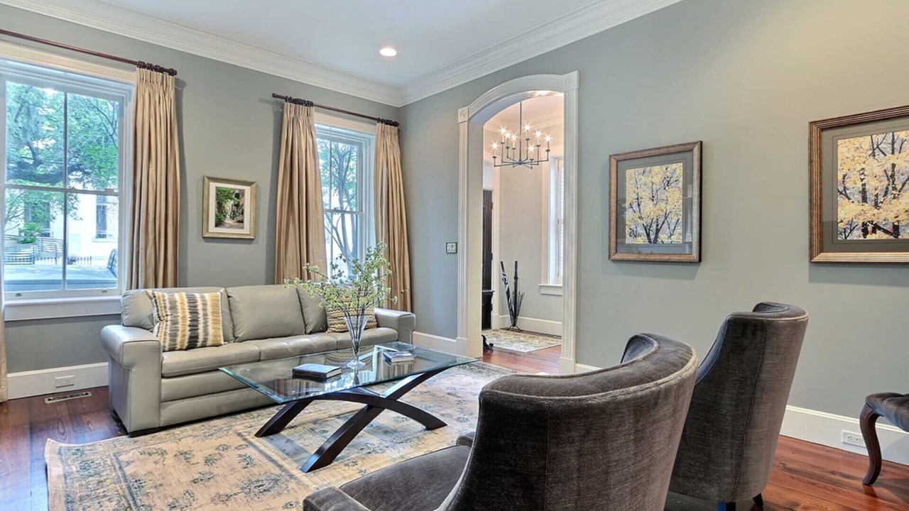 Photo of Livingroom in Historic District - North