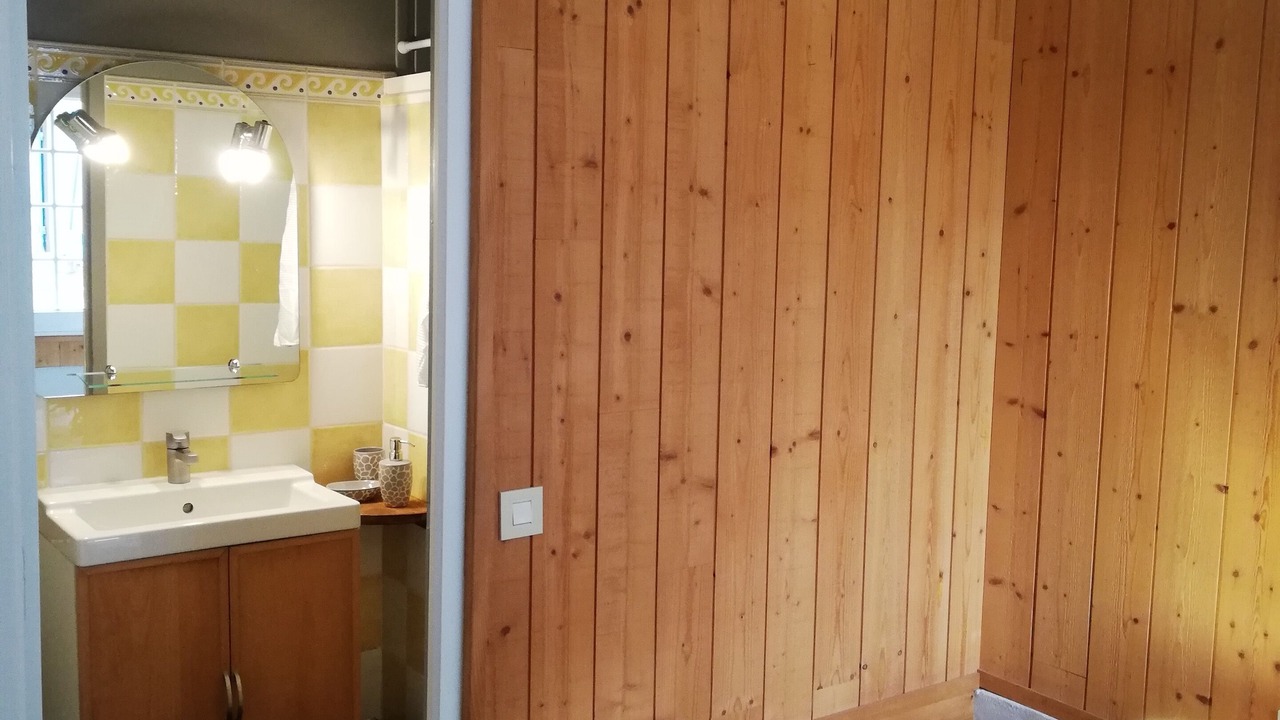 Photo of Bedroom in Saint-Etienne-l'Allier