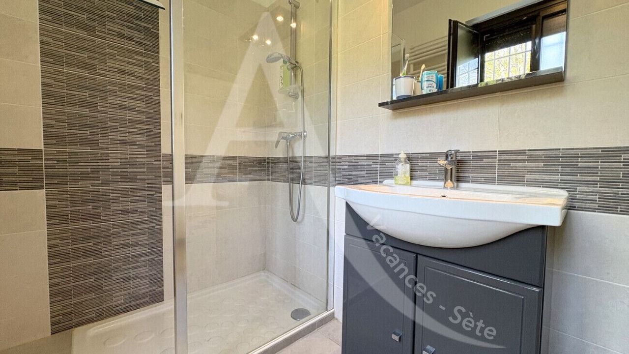 Photo of Bathroom in Sete