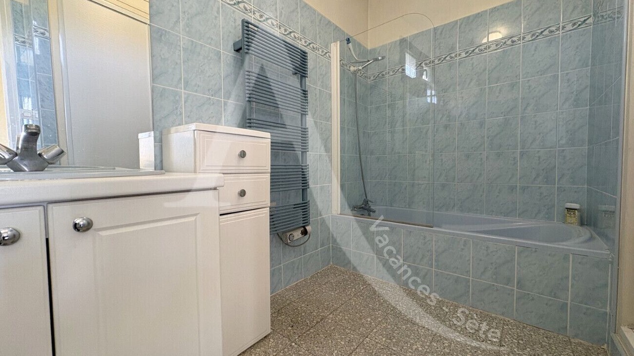 Photo of Bathroom in Sete