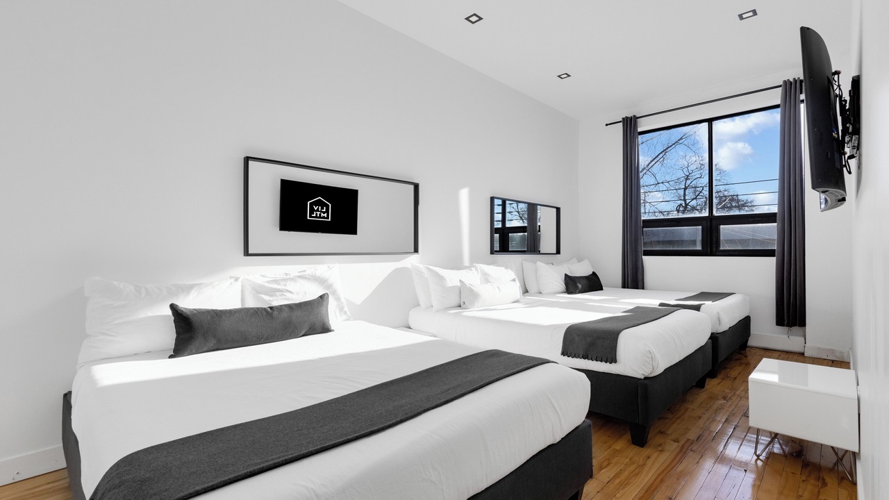 Photo of Bedroom in La Petite-Patrie