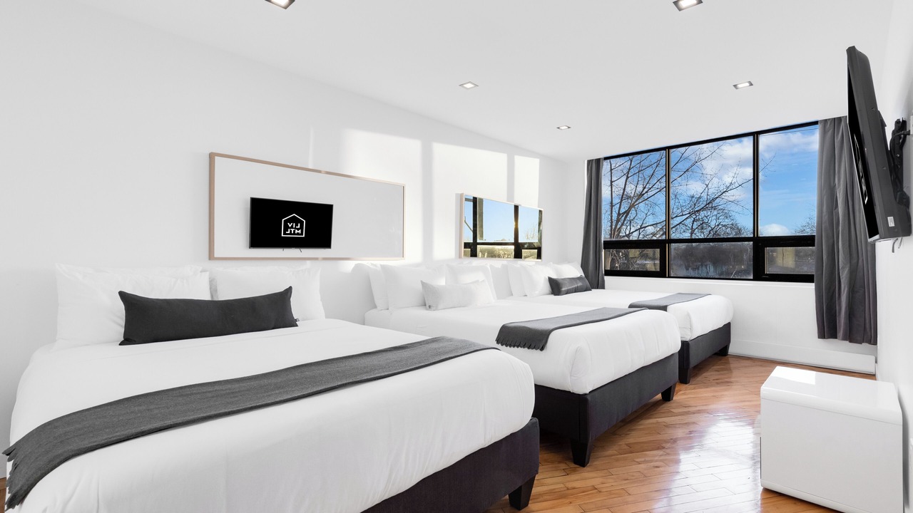 Photo of Bedroom in La Petite-Patrie