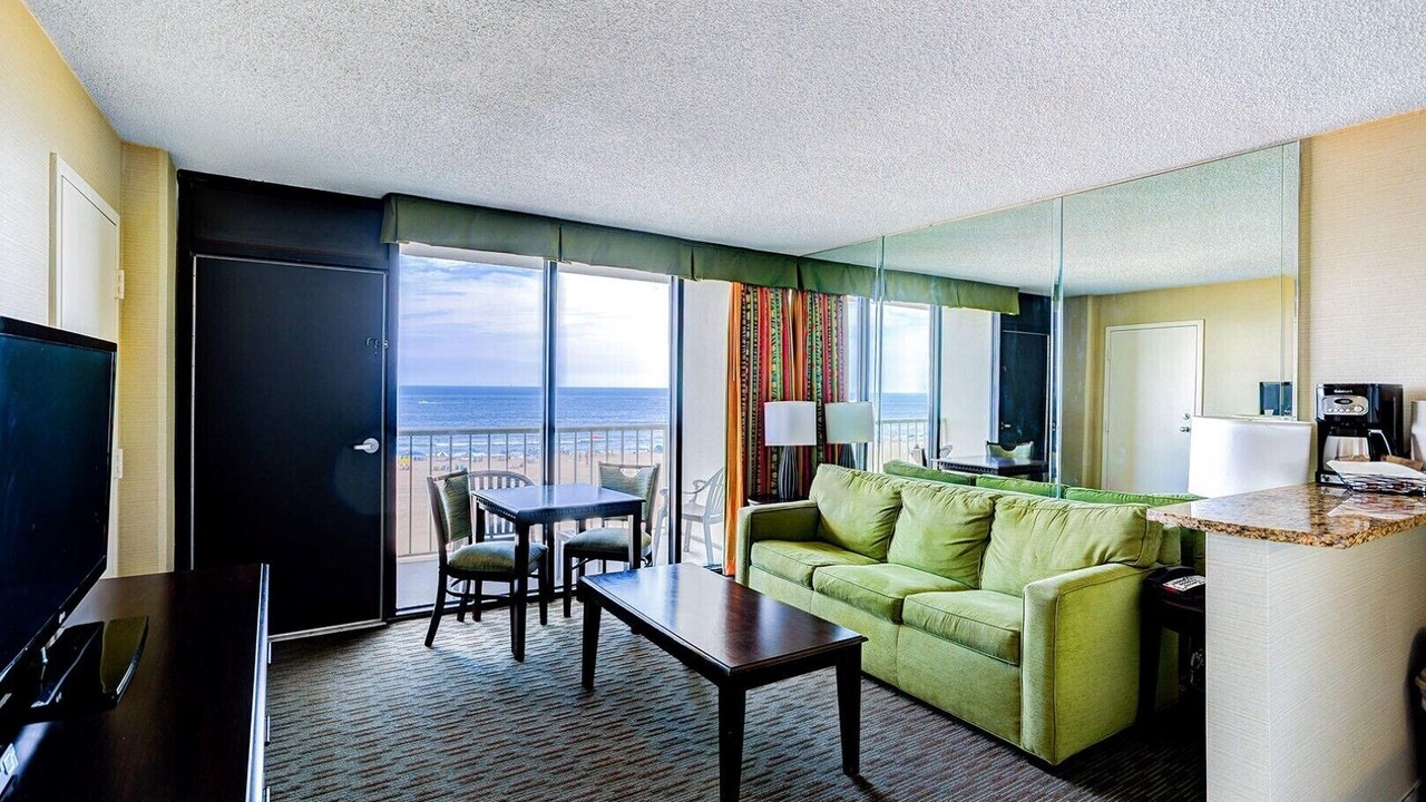 Photo of Livingroom in Northeast Virginia Beach
