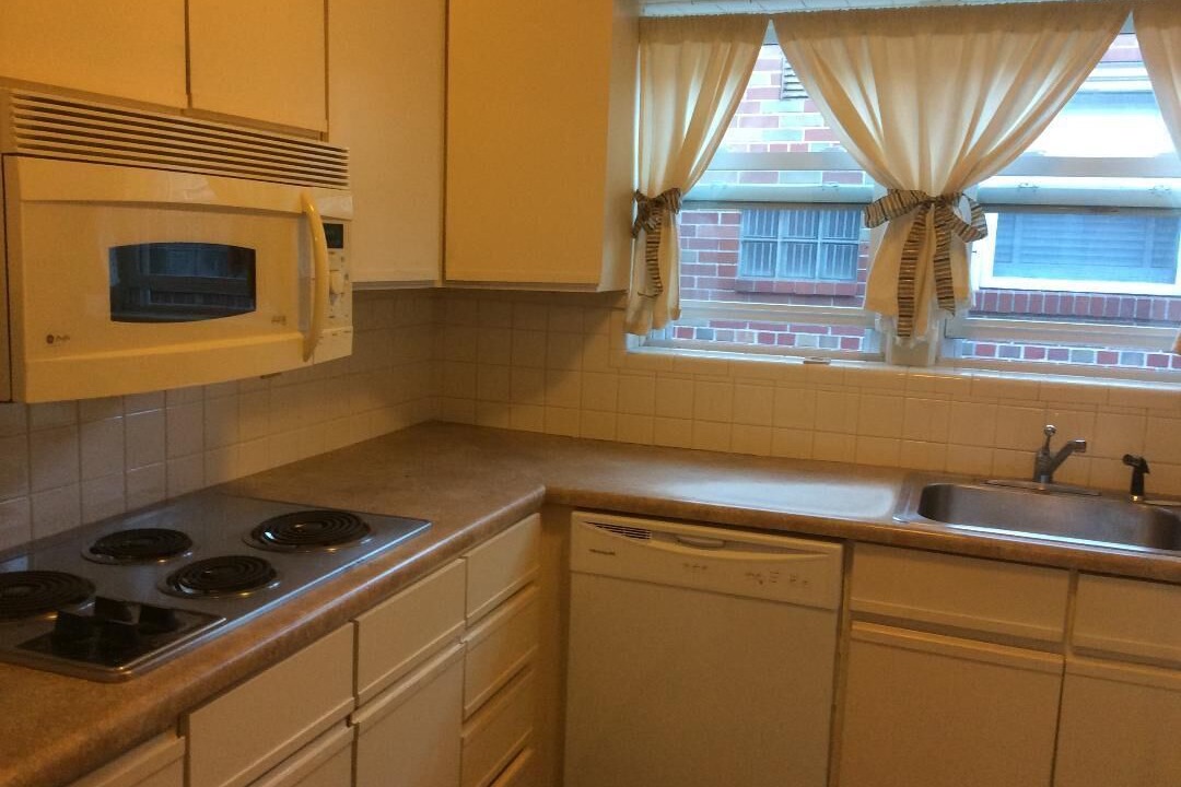 Photo of Kitchen in St. Louis Hills
