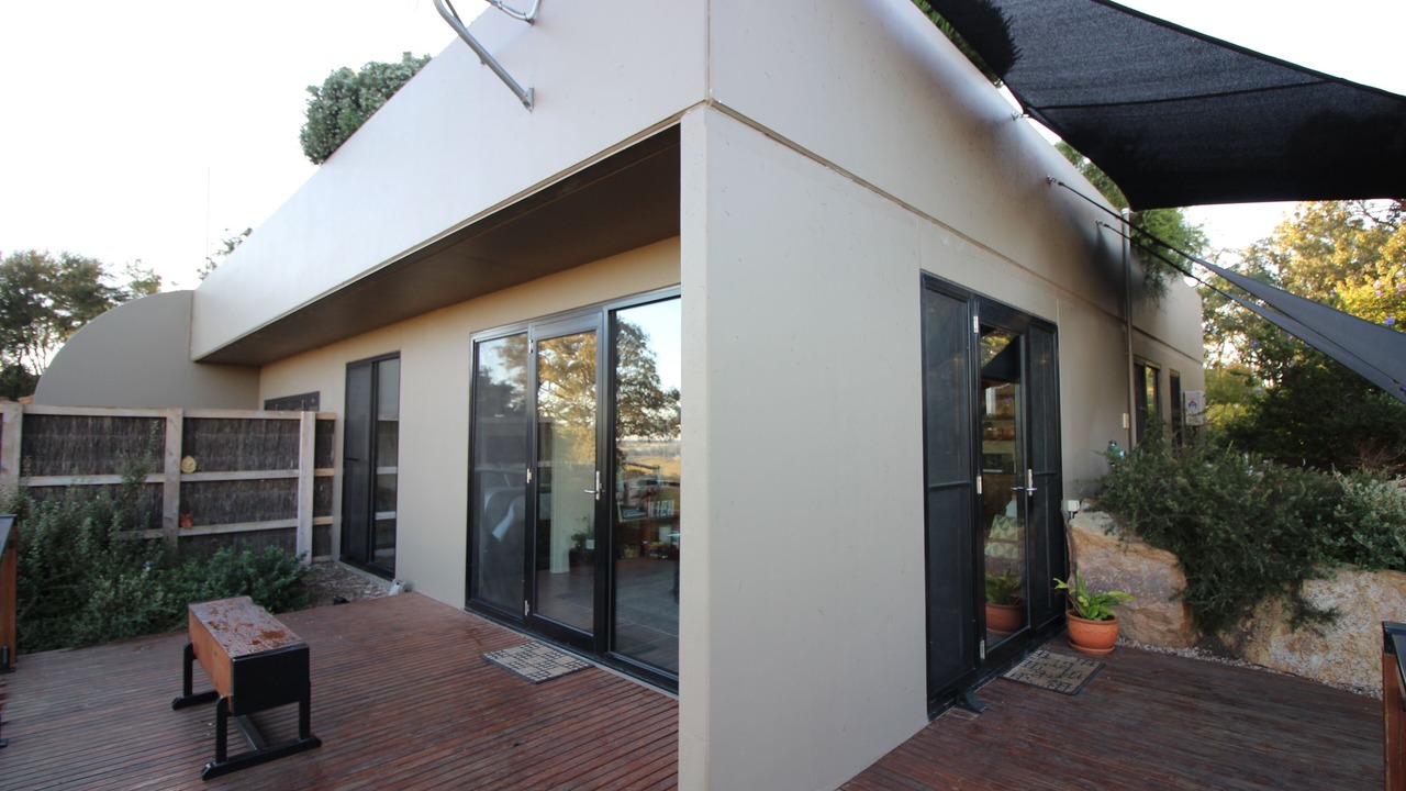 Photo of Outdoor in Sarsfield