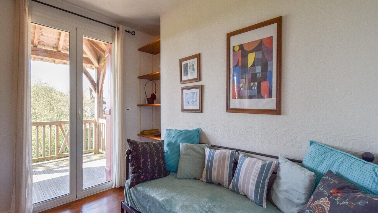 Photo of Livingroom in Saint-Medard-d'Excideuil