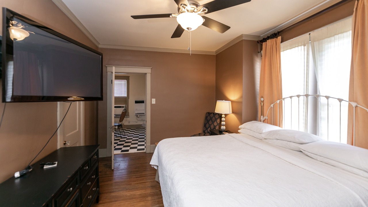 Photo of Bedroom in Central Midtown