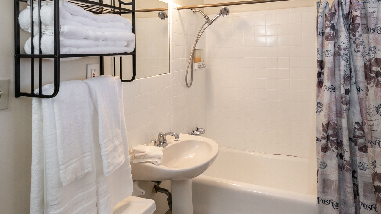 Photo of Bathroom in Central Midtown