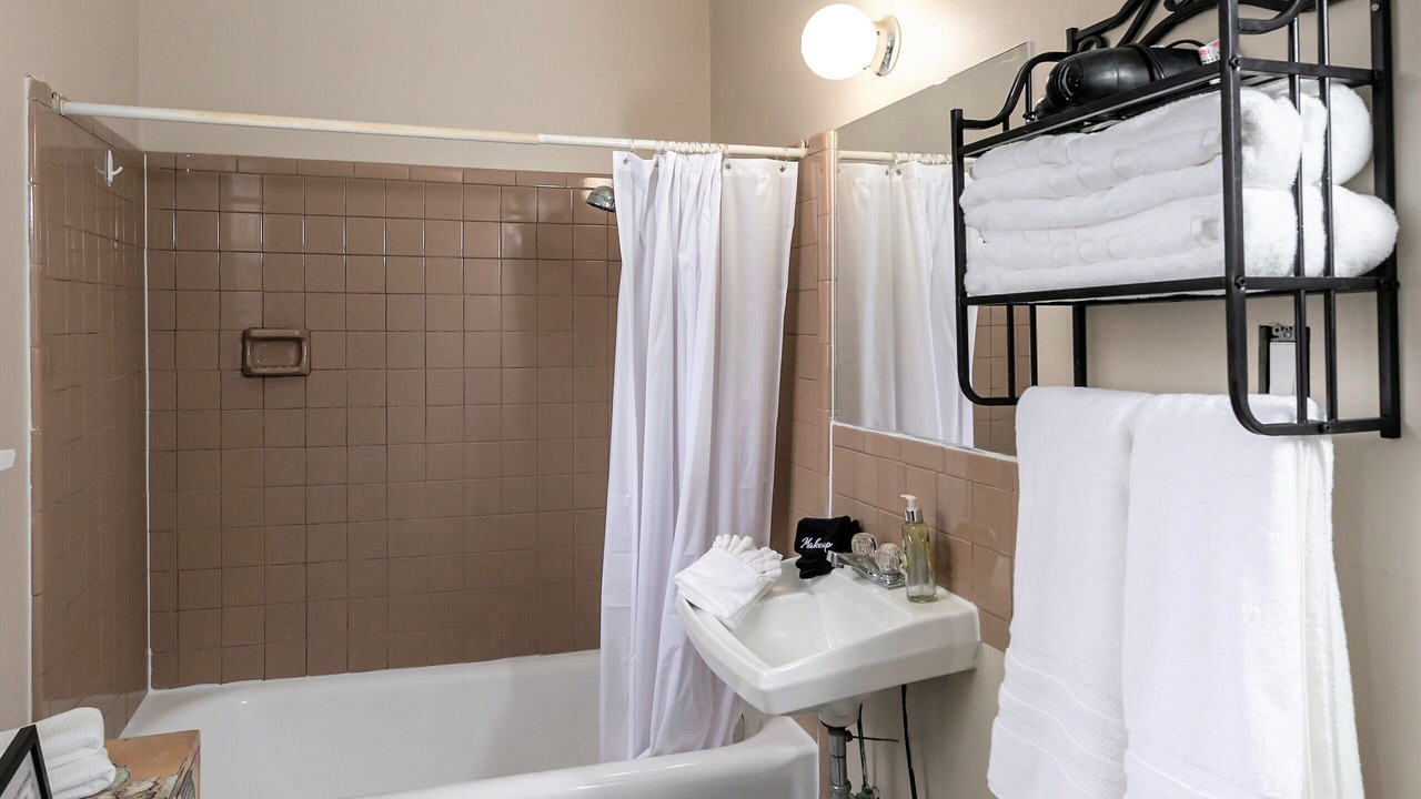 Photo of Bathroom in Central Midtown