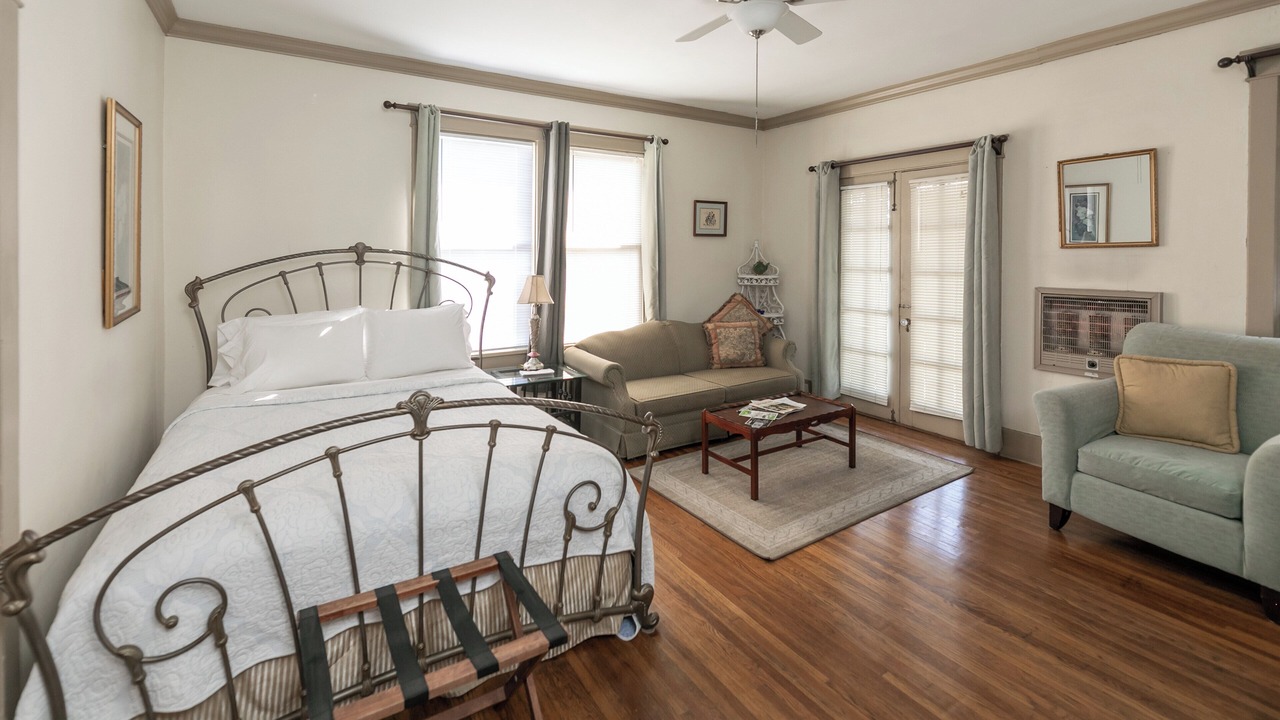 Photo of Bedroom in Central Midtown