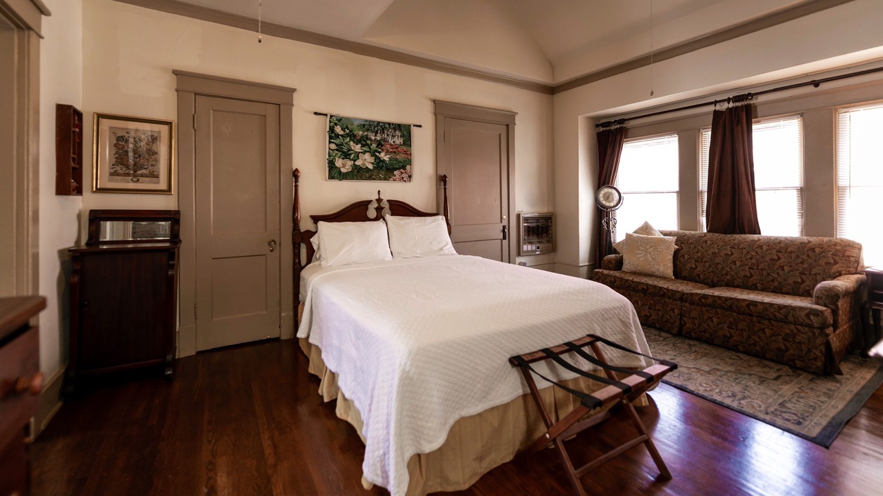 Photo of Bedroom in Central Midtown