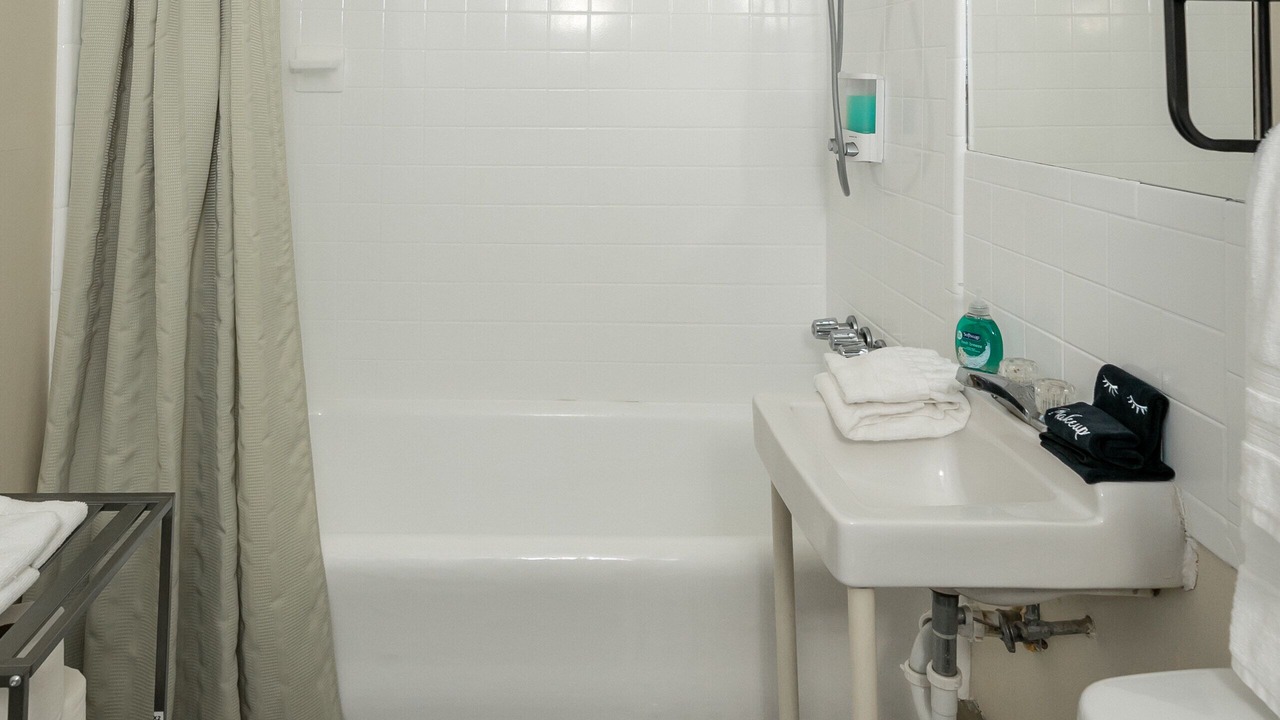 Photo of Bathroom in Central Midtown