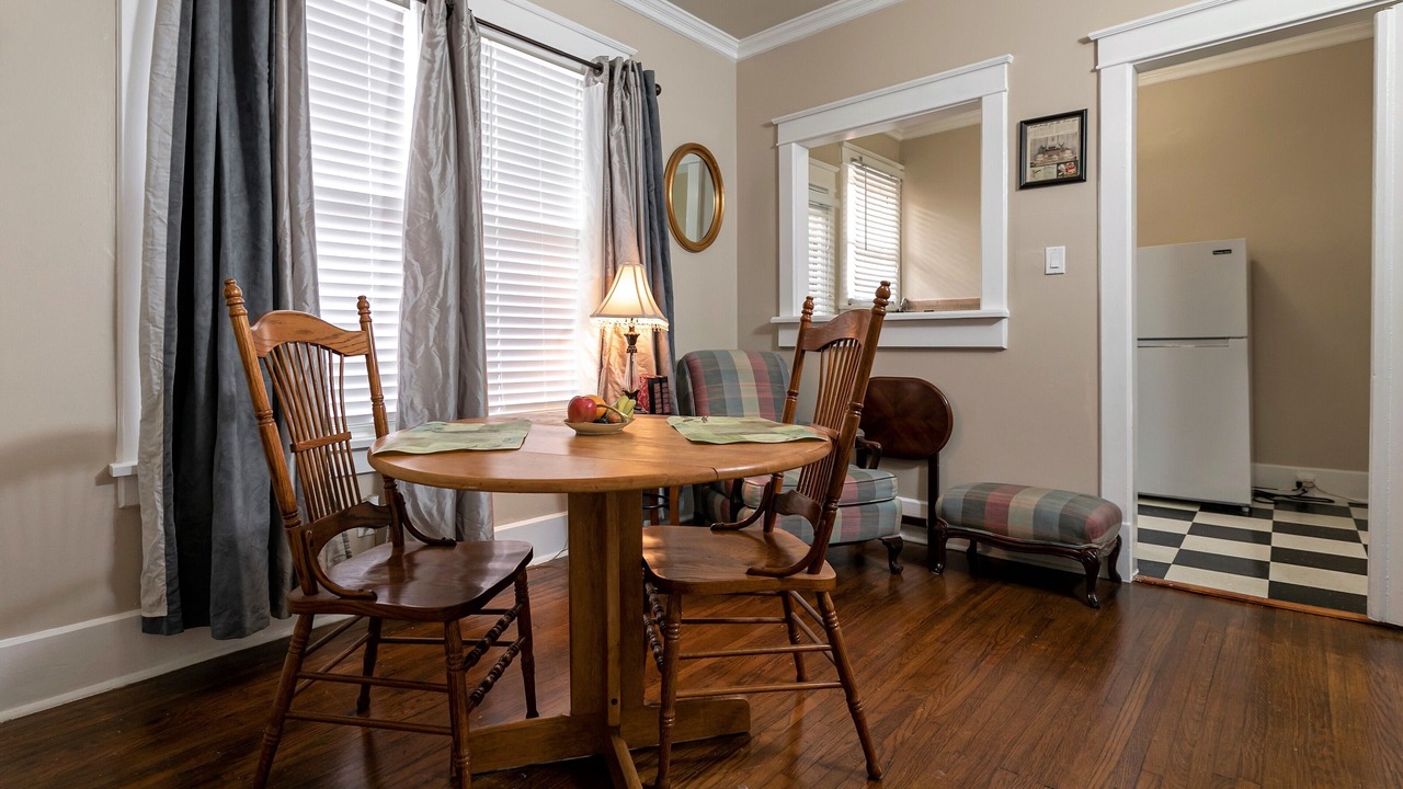 Photo of Livingroom in Central Midtown